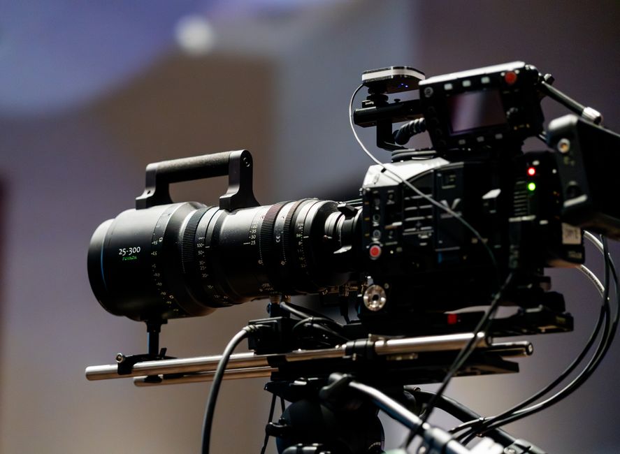 Új Canon és Sony firmware frissítések: A tartalomgyártás új dimenziói