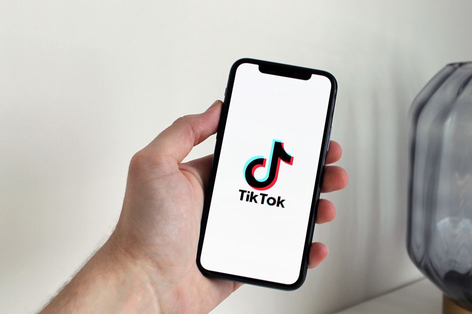 TikTok AI-spam: új tanítási gyakorlat alkotóknak