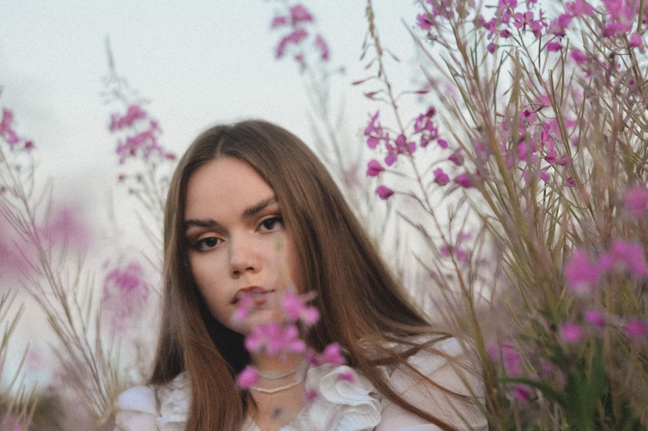 Lana Del Rey új céltudatos társalbumot jelentett be a „Stove”-hoz