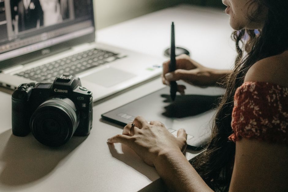 Új Canon EOS R6 V Firmware: Flash Támogatás és Hibajavítások