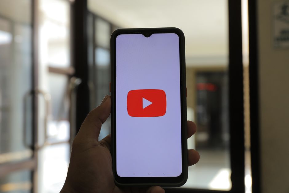 Új kihívások a YouTube-on: Szigorodnak a Partner Program szabályai 2027-től