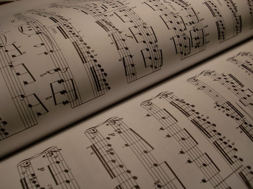 Sam Smith új albuma: *Hazel Eyes* – érzelmek és új irányok
